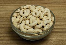 100% ORGANIC WHOLE CASHEWS (PREMIUM GRADE) (100g)